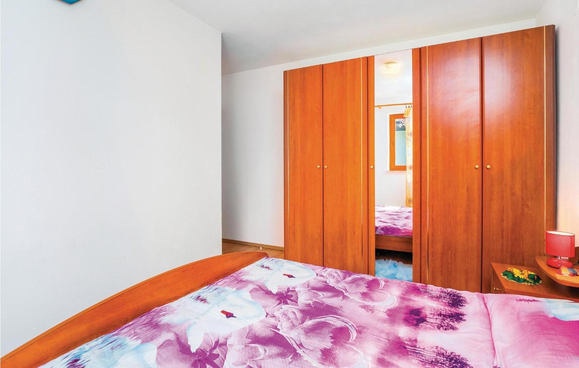 2 Bedroom Gorgeous Apartment In Rabac Kültér fotó