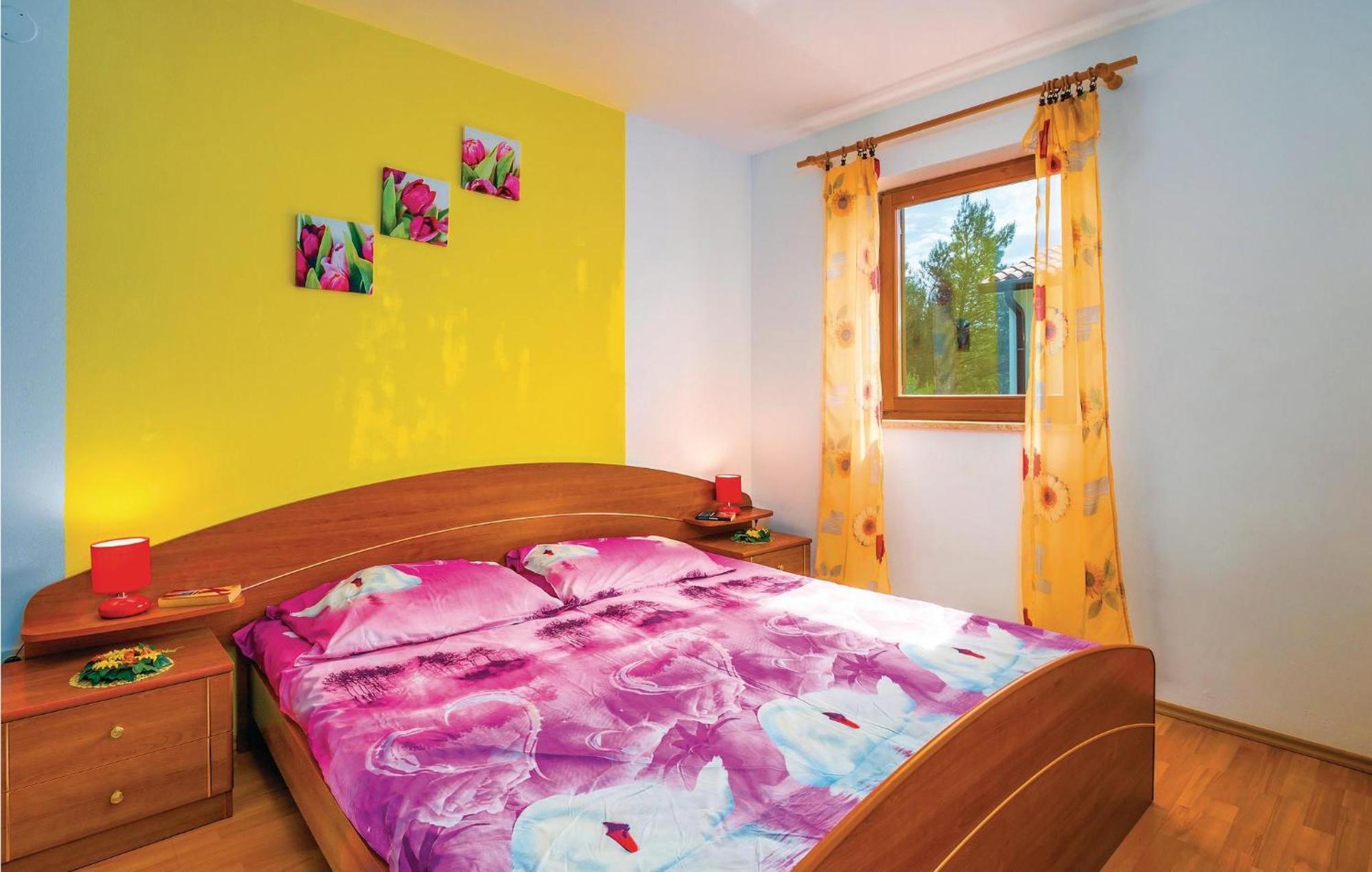 2 Bedroom Gorgeous Apartment In Rabac Kültér fotó