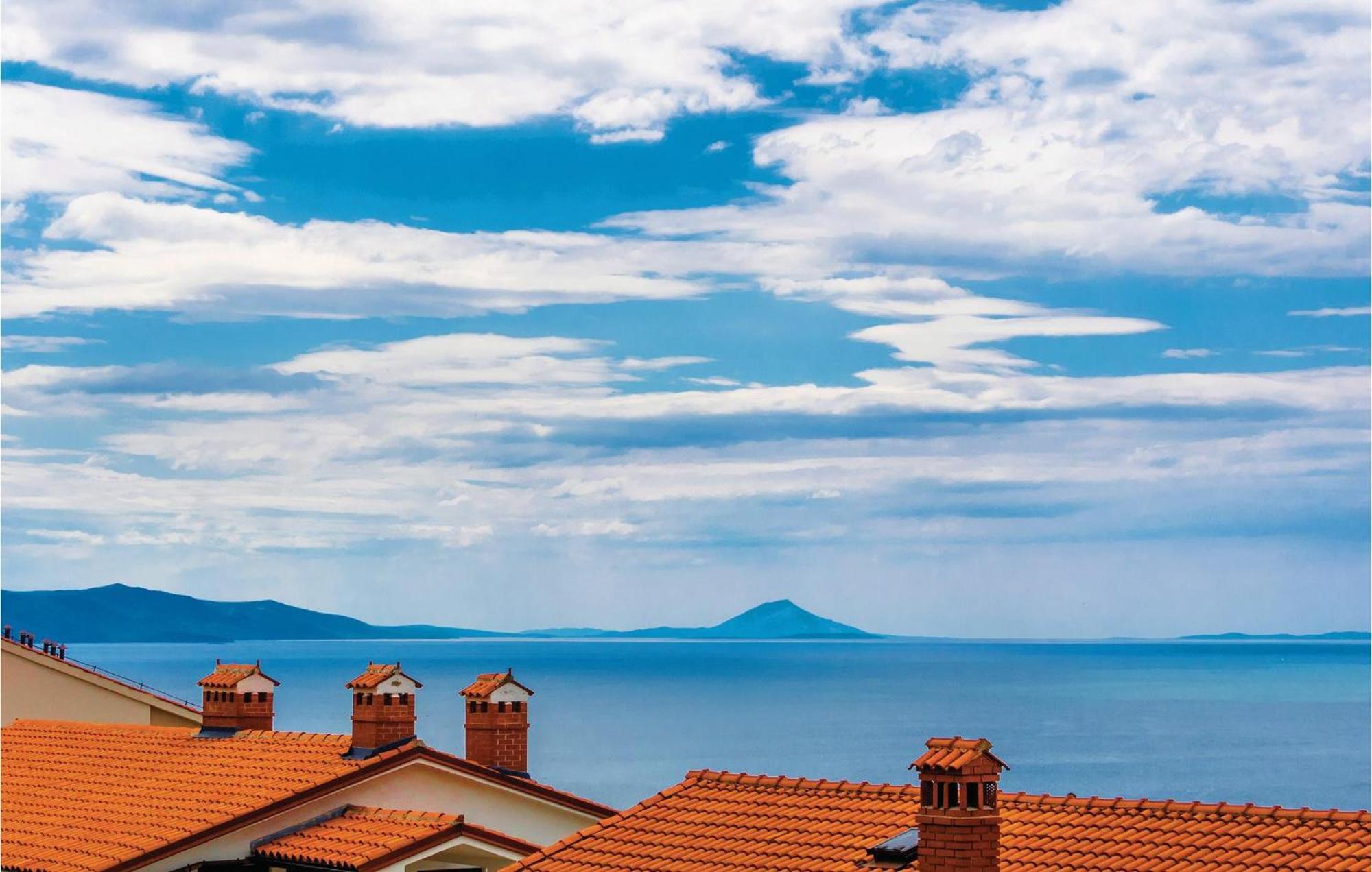 2 Bedroom Gorgeous Apartment In Rabac Kültér fotó